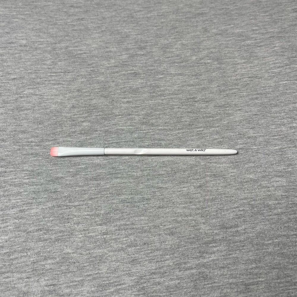 Wet N Wild Flat Smoky Eye Liner Brush